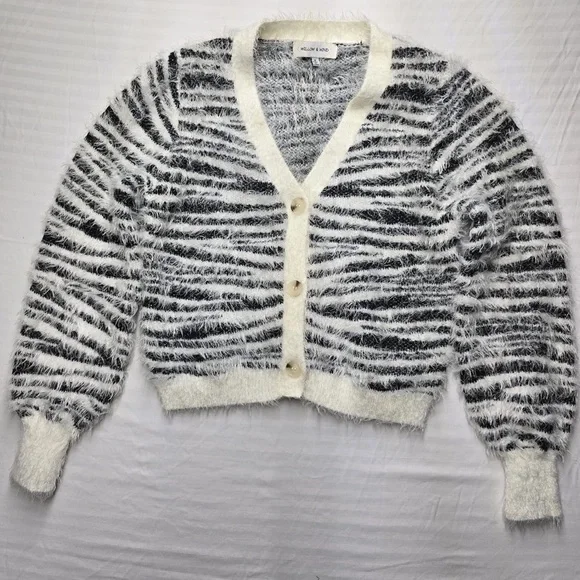 Cozy Striped Women's Cardigan - Picture 5 of 9